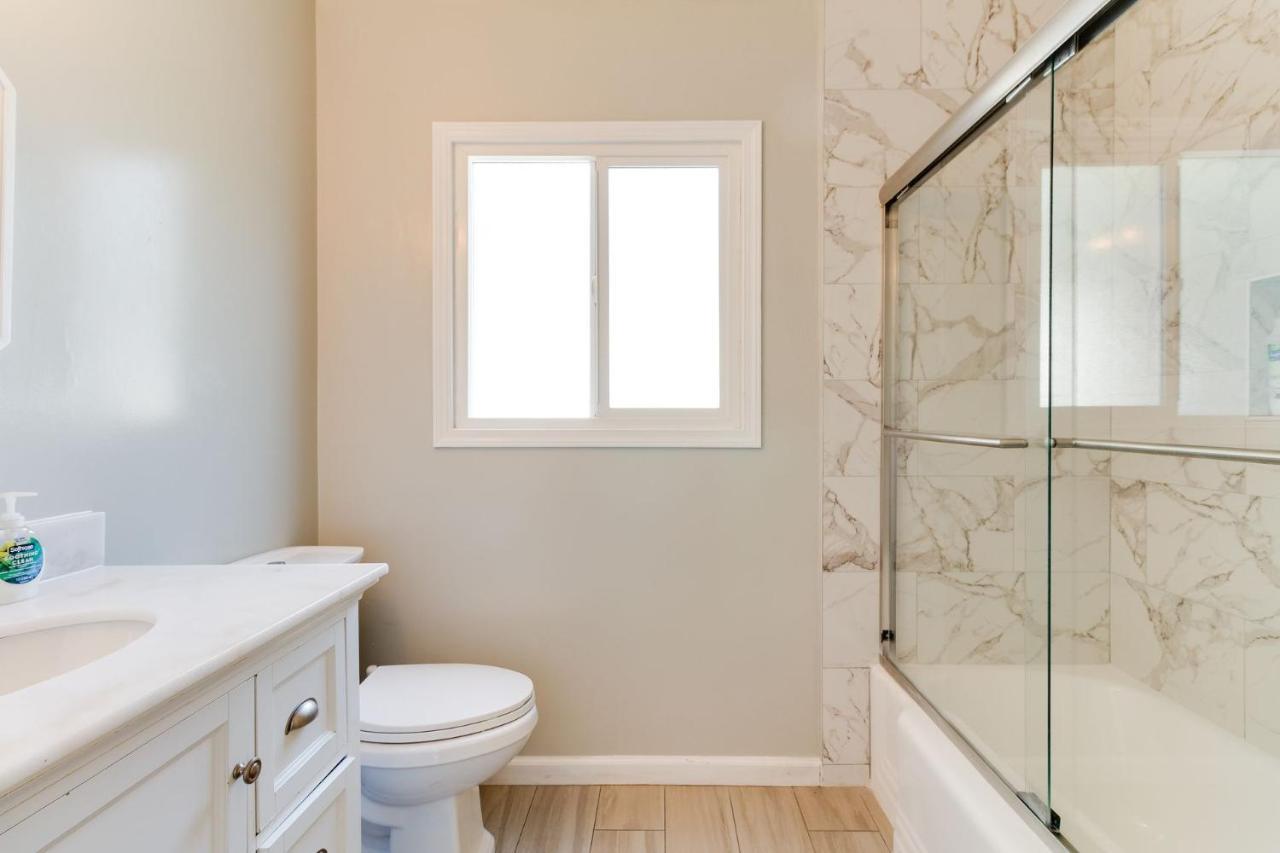 Valley Modern Glam Charmer * Los Angeles