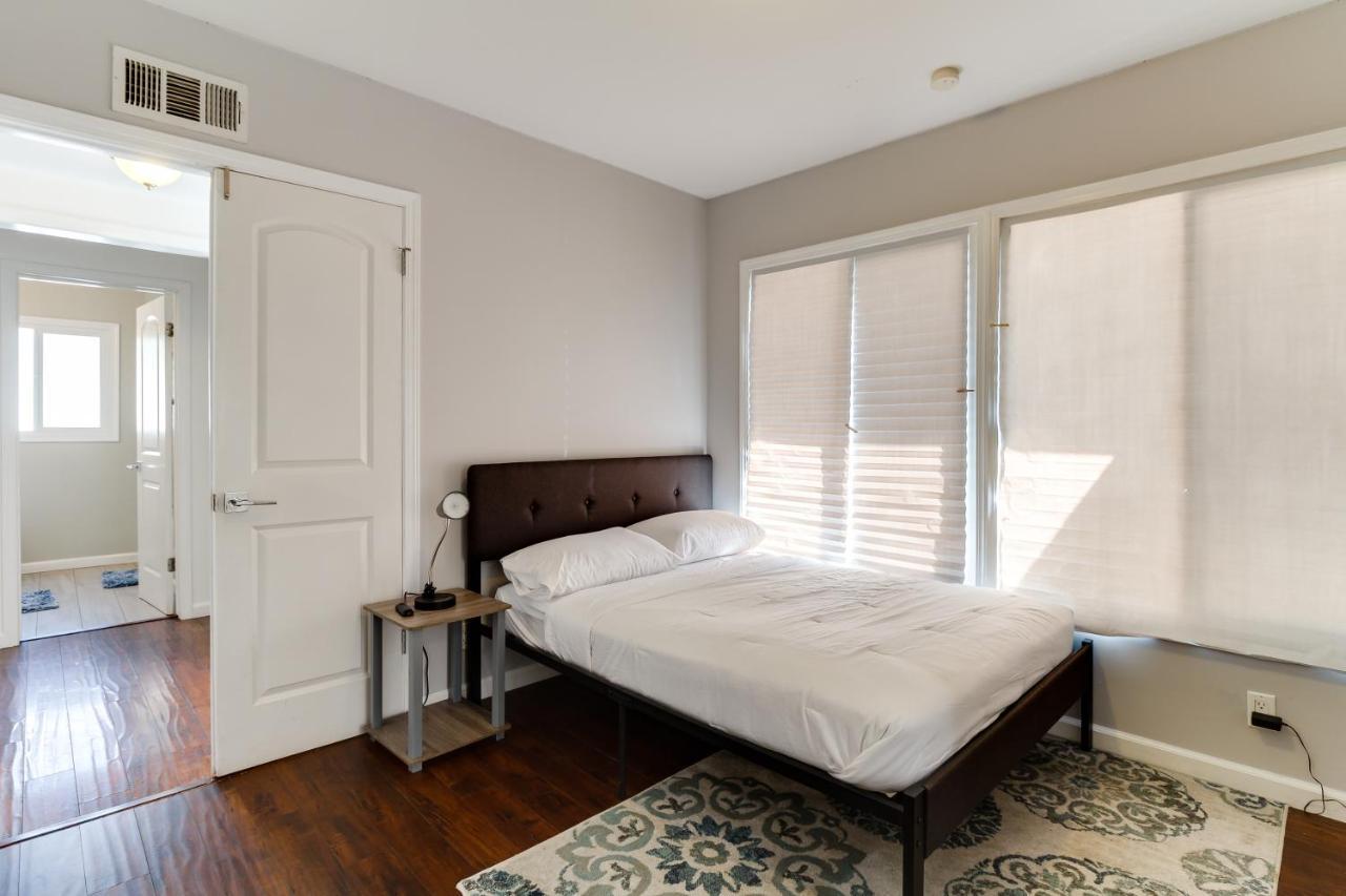 Valley Modern Glam Charmer * Los Angeles